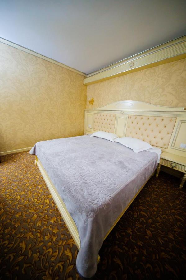 Cazare Plopii Fara Sot Iasi Eksteriør billede