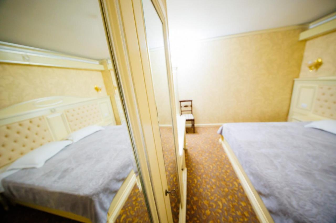 Cazare Plopii Fara Sot Iasi Eksteriør billede